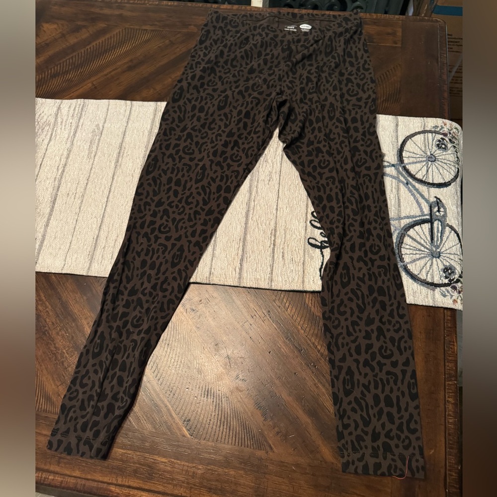 Cheetah print leggings